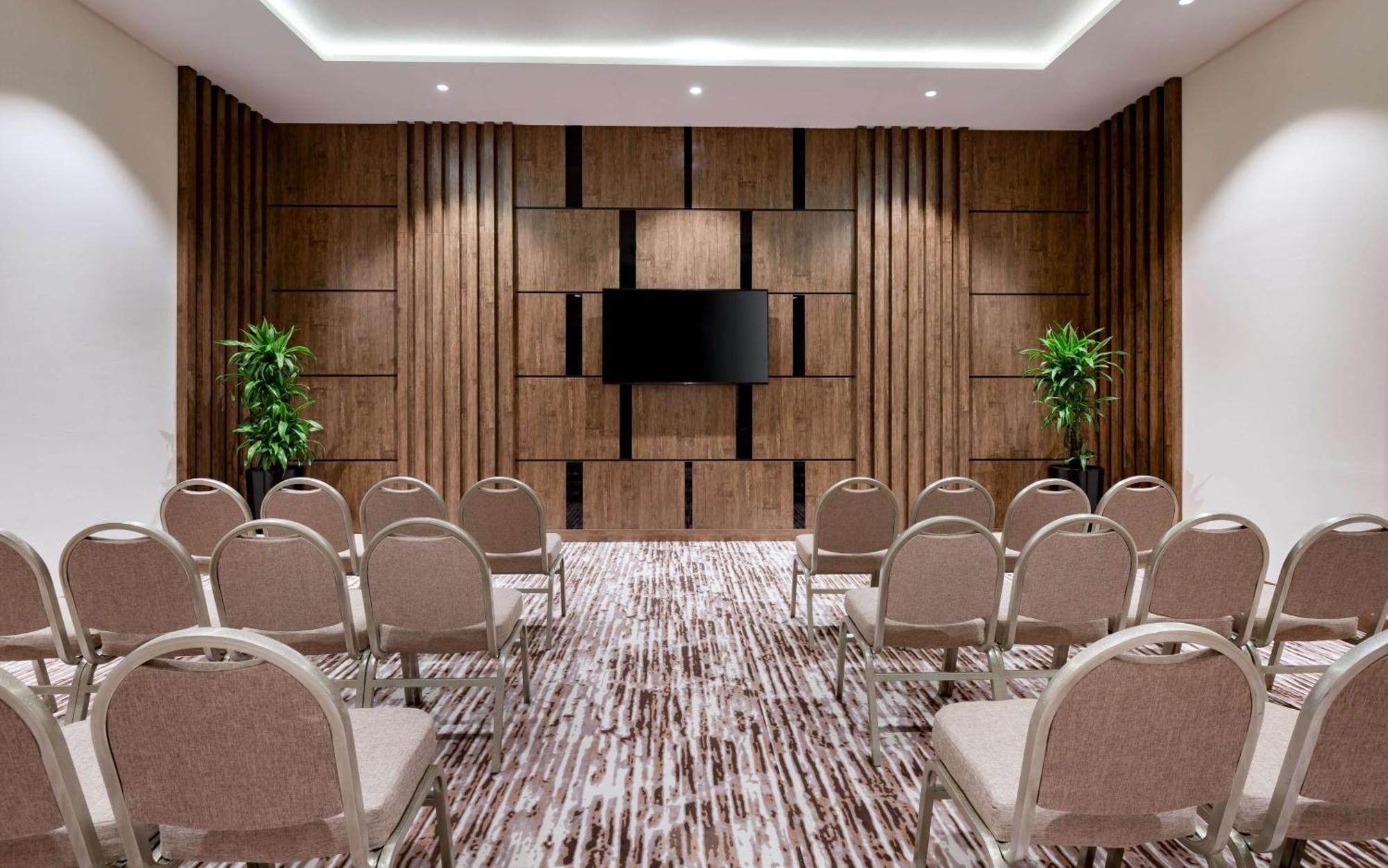 Hilton Garden Inn Samarcande Extérieur photo